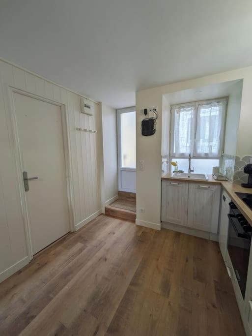 Appartement Avec Jardin Et Acces Mer Grandcamp-Maisy Exterior foto